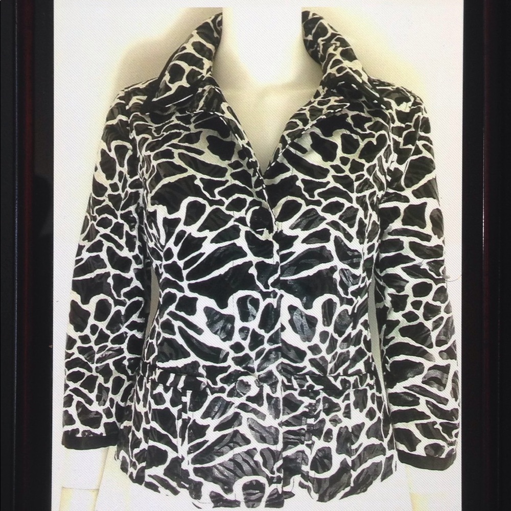 💋Chico's Shiny Giraffe Print Lined Button Blazer